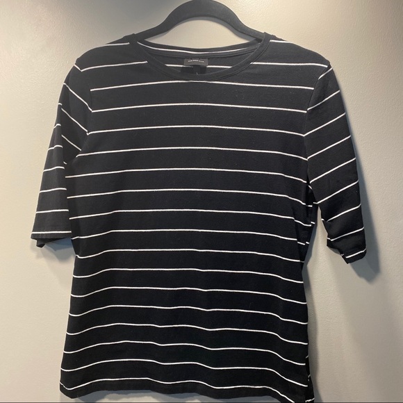 SOLDWho What WearBlack/white Stripe Elbow Sleeve T